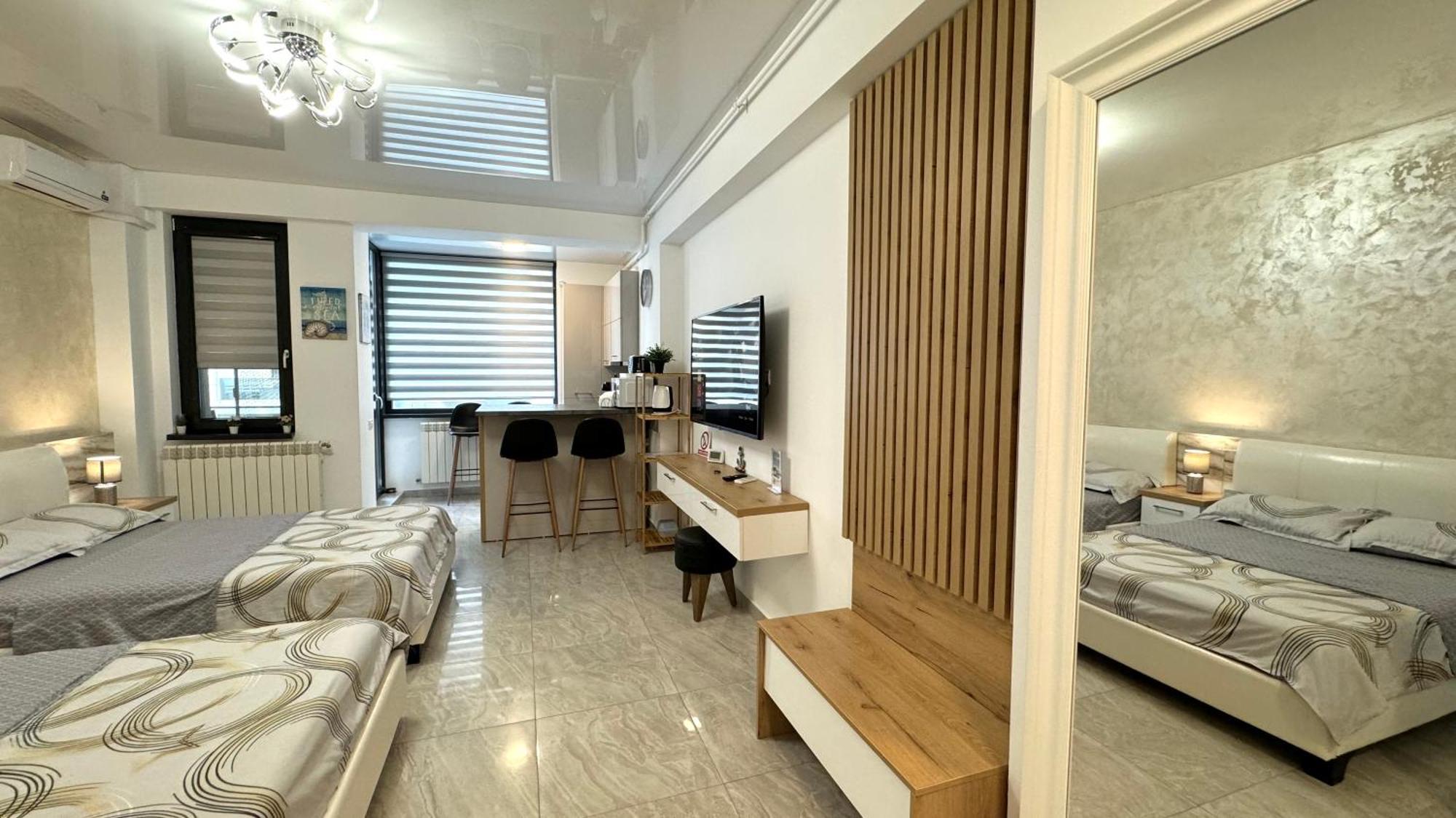 Seaview Deluxe Double Studio - Beachfront Resort Năvodari Exteriör bild